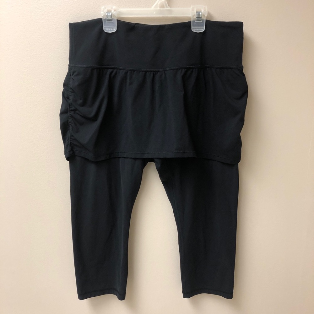 Athleta Elation 2-in1 Capri Leggings With Ruched Skirt Black XL Athleisure Yoga